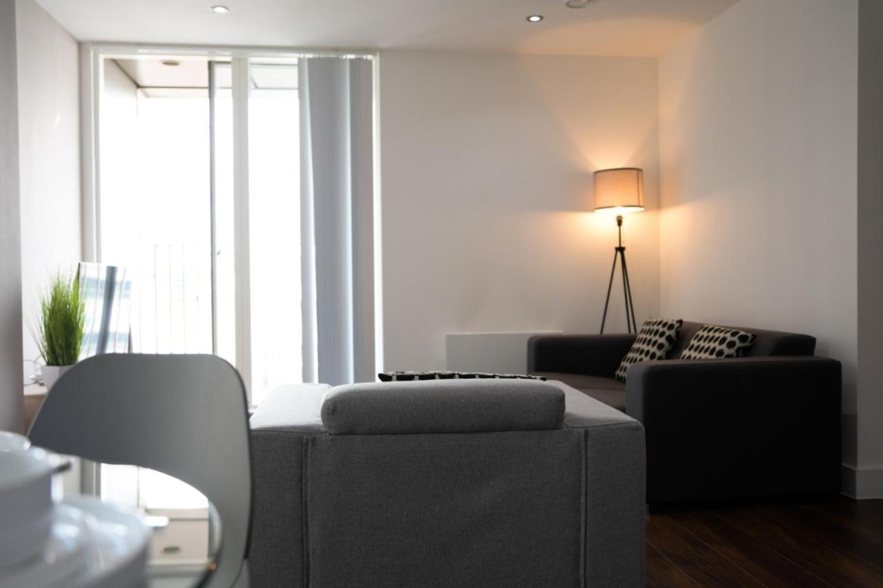 Onpoint Apartments - Spacious 2 Bedroom Apt - City Centre With Balcony 맨체스터 외부 사진