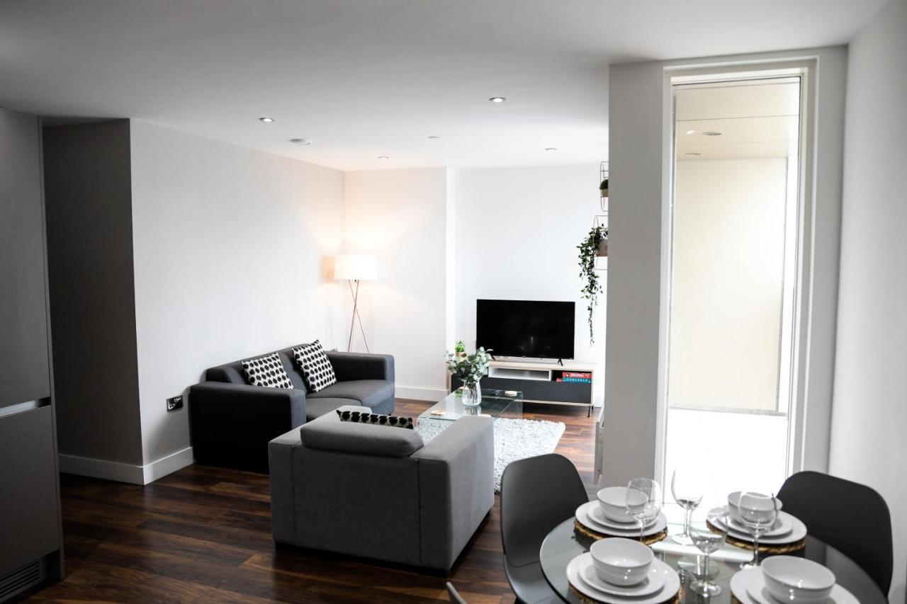 Onpoint Apartments - Spacious 2 Bedroom Apt - City Centre With Balcony 맨체스터 외부 사진